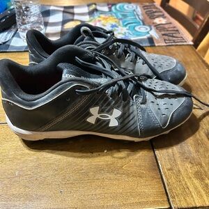 Under Armour Boys baseball cleats